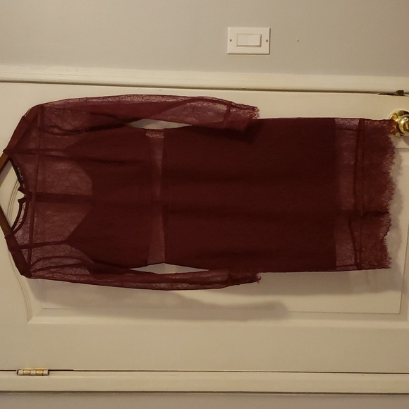 *Last Chance* Topshop Cropped Lace Dress - Picture 2 of 6